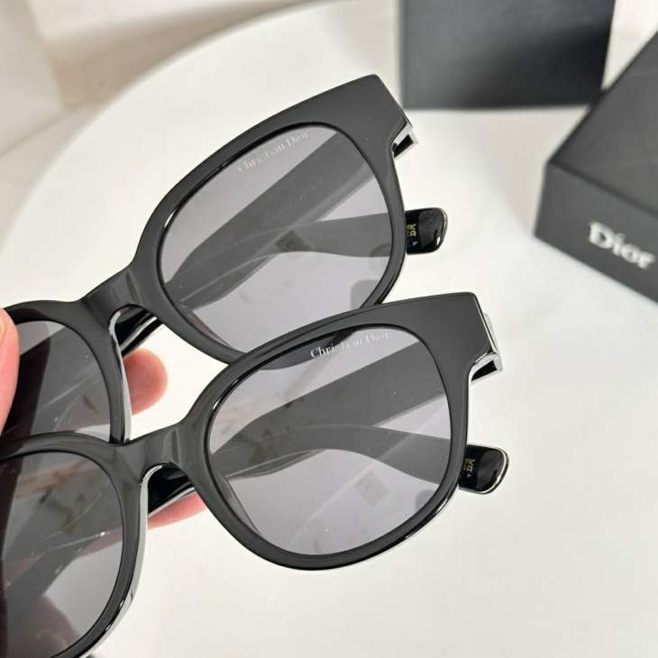 Picture of Dior Sunglasses _SKUfw76198004fw